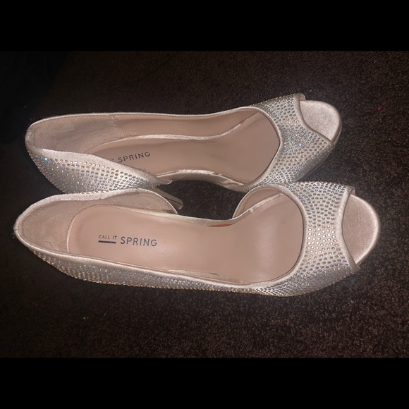 Call it spring heels - Picture 2 of 3